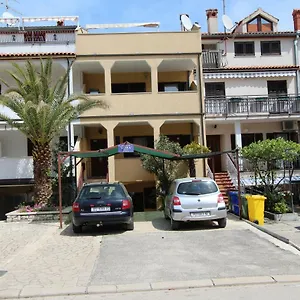 Lora Appartamento Rovigno